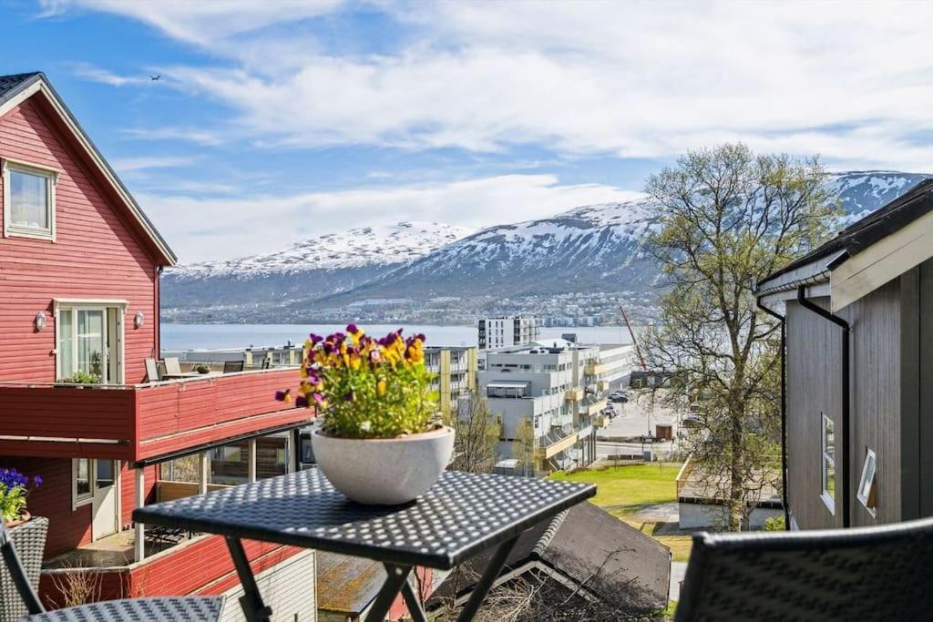 Cozy Little House In Tromso City Exterior photo